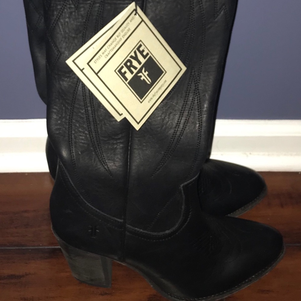 Frye Boots New with Tag- size 10- Black
